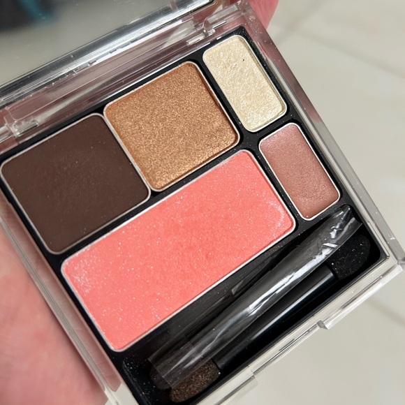 Shu Uemera eyeshadow palette - Picture 1 of 3